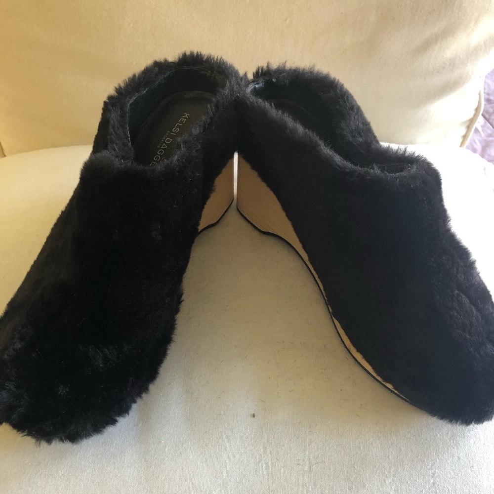 Women’s Faux Fur Clogs